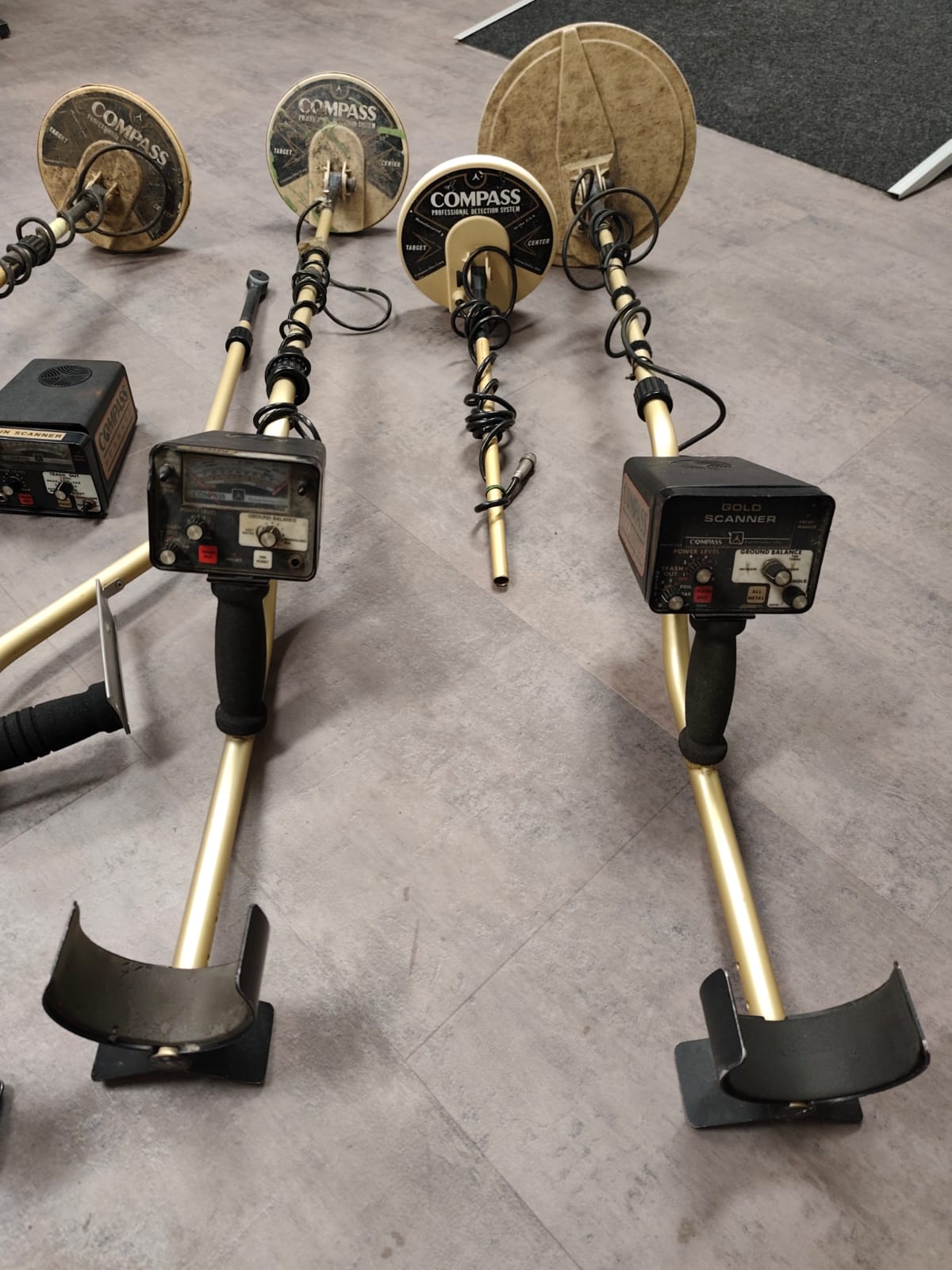 Doe een bod op Compass-metaaldetectoren