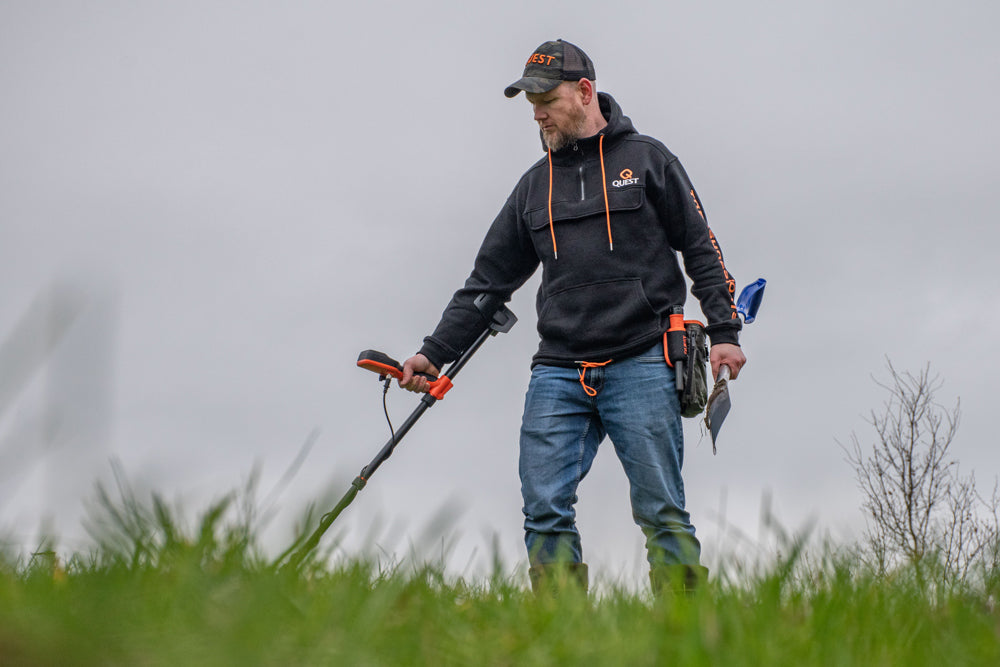 Quest V80 metaaldetector + gratis XPointer Max met magic holster