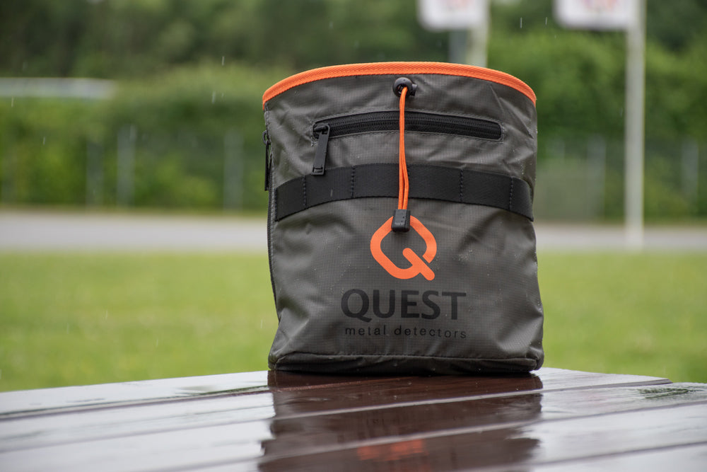Quest vondstentas grijs