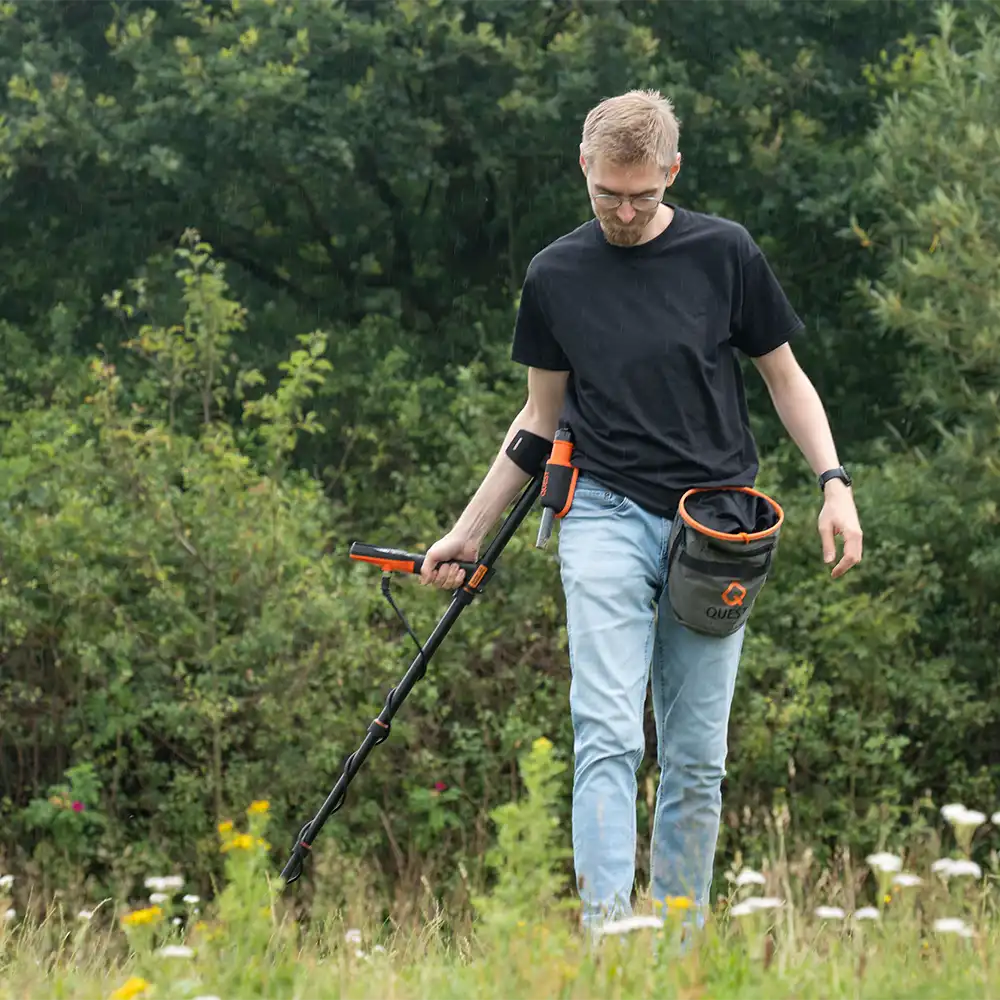 Quest X10 IDmaxX metaaldetector met WireFree Lite hoofdtelefoon en gratis XPointer pinpointer