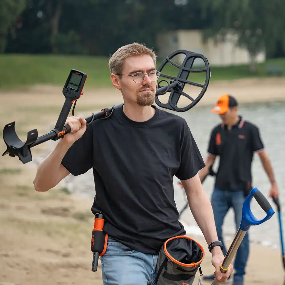 Quest X10 IDmaxX metaaldetector met gratis XPointer pinpointer en hoofdtelefoon