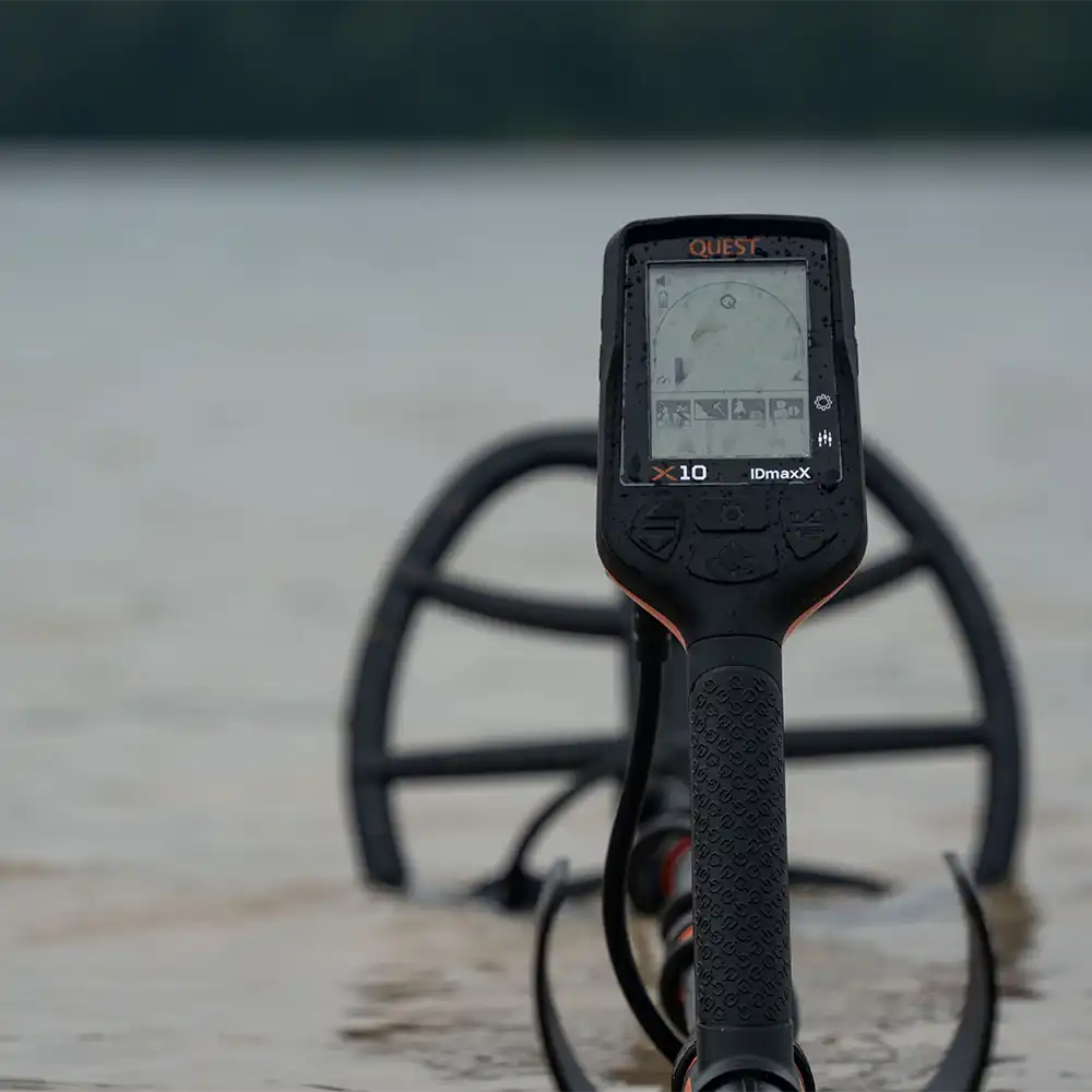 Quest X10 IDmaxX metaaldetector met WireFree Lite hoofdtelefoon en gratis XPointer pinpointer