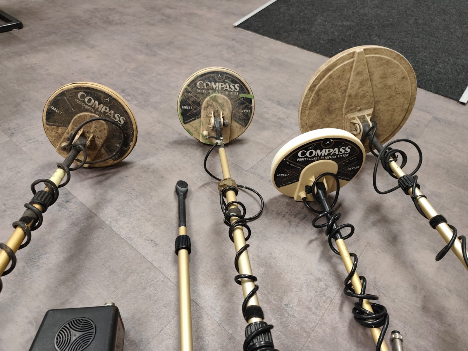 Doe een bod op Compass-metaaldetectoren