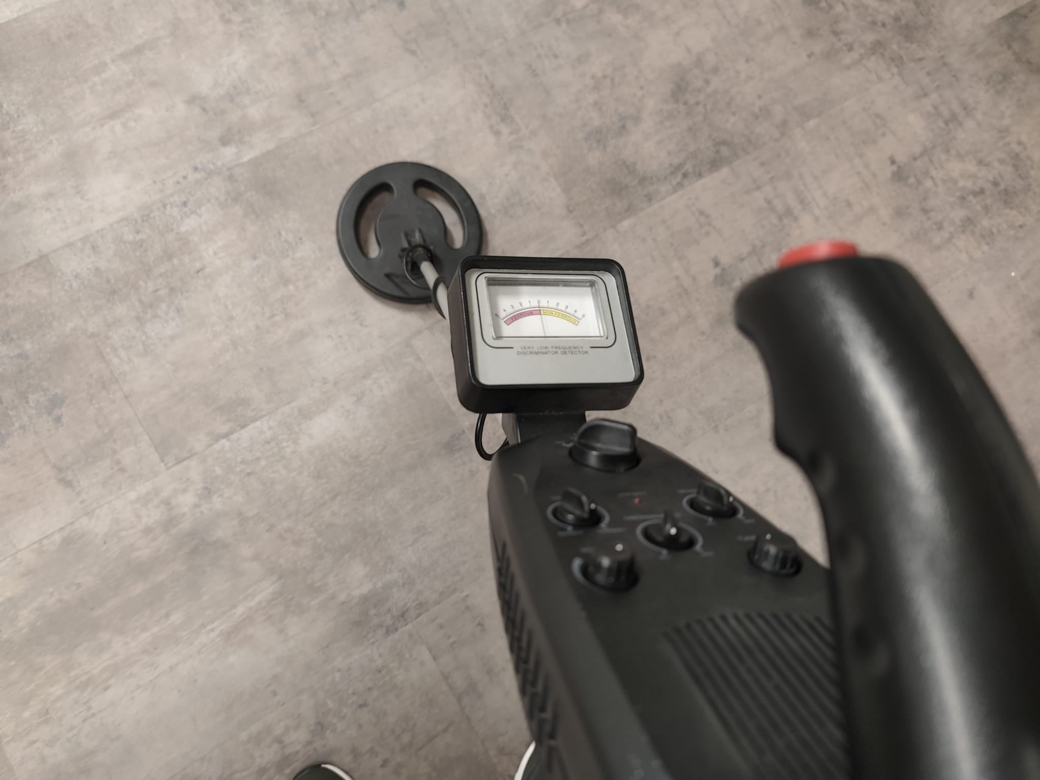 Pas ingeruild/ Black metaaldetector