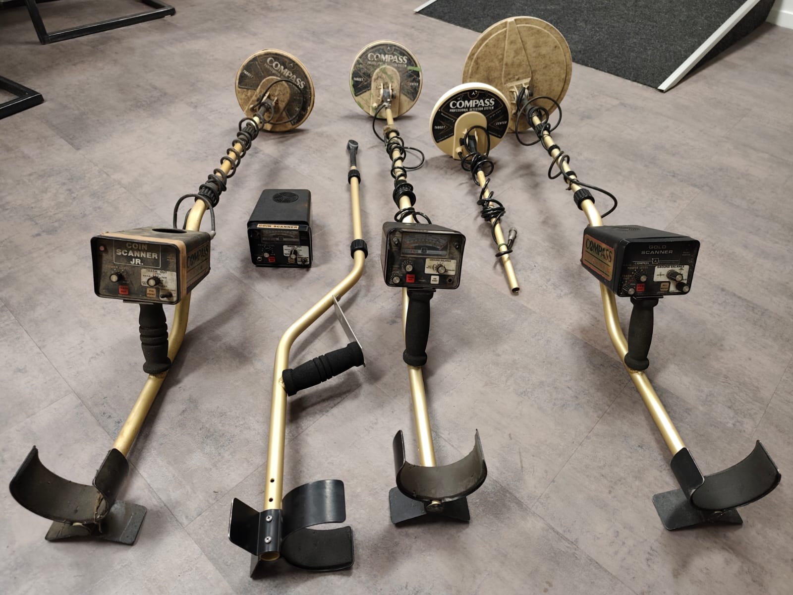 Doe een bod op Compass-metaaldetectoren